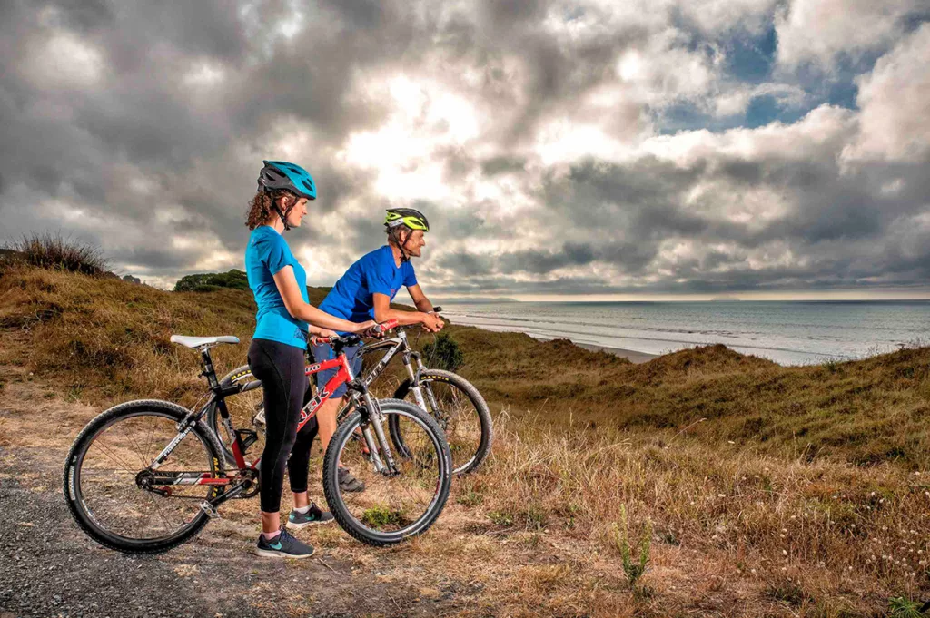 Views for miles on the Motu Trails' Dunes Trail (Mandy Hague)