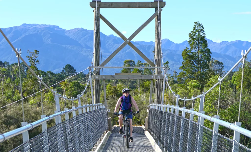 Riding the Kawatiri Coastal Trail between Westport and Carters Beach (Lee Slater)